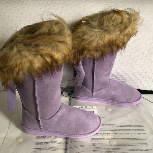 SHOEDAZZLE BOOTS, FAUX SUEDE, FUZZIES), FLAT, SIZE 9M - Picture 3 of 6